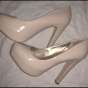 Nude GUESS heels